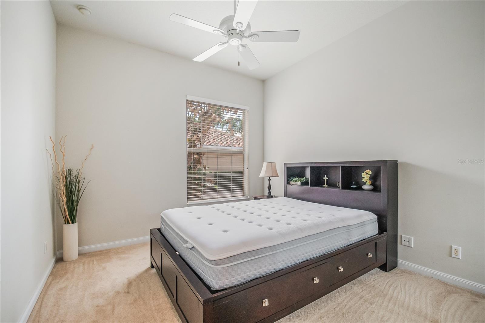 VILLAGEWALK/LK NONAD & 01 - Residential Lease