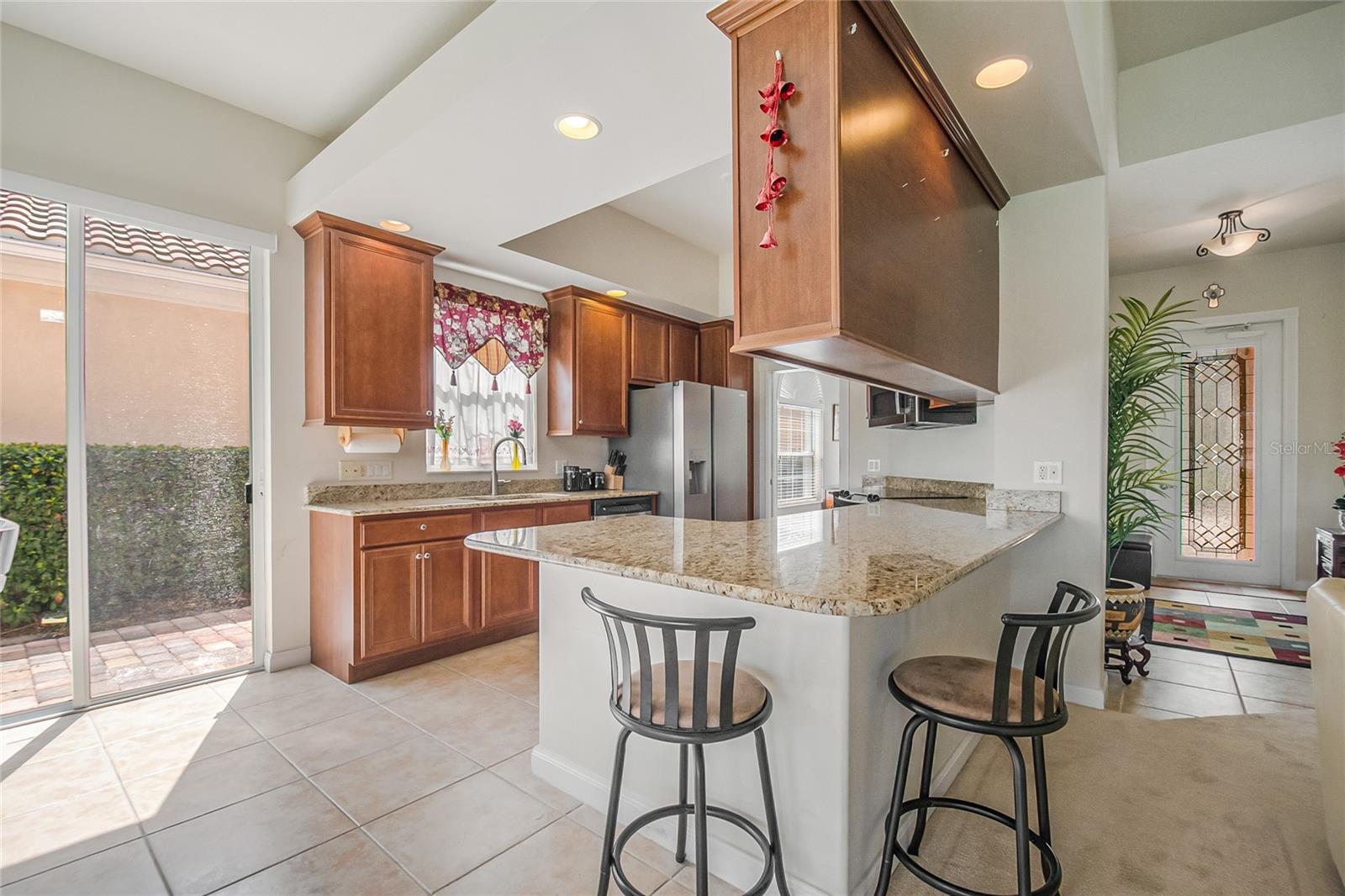 VILLAGEWALK/LK NONAD & 01 - Residential Lease