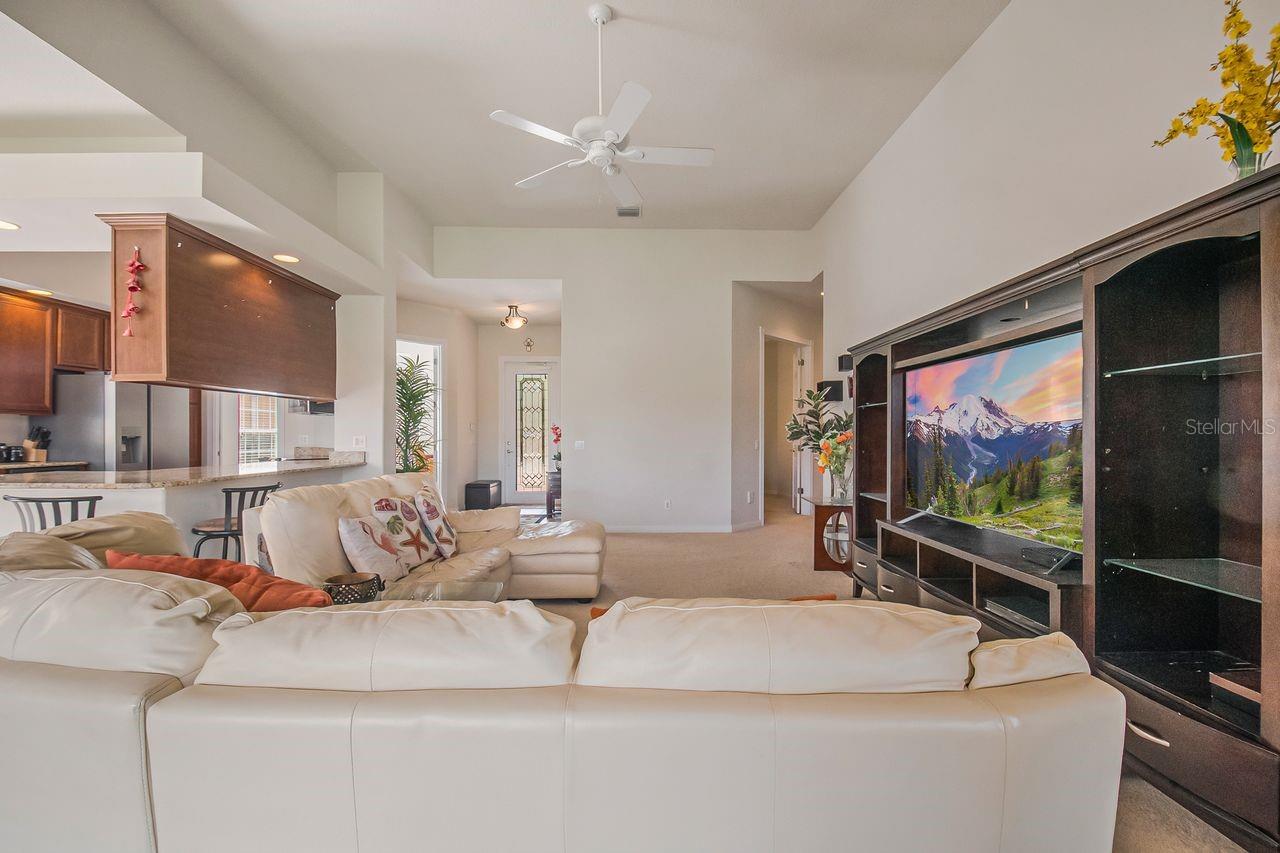 VILLAGEWALK/LK NONAD & 01 - Residential Lease