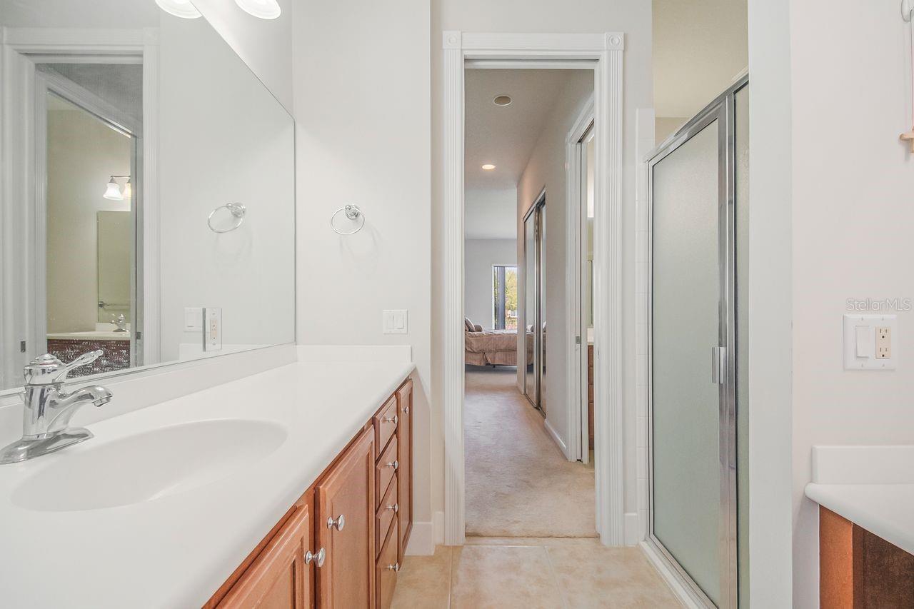 VILLAGEWALK/LK NONAD & 01 - Residential Lease