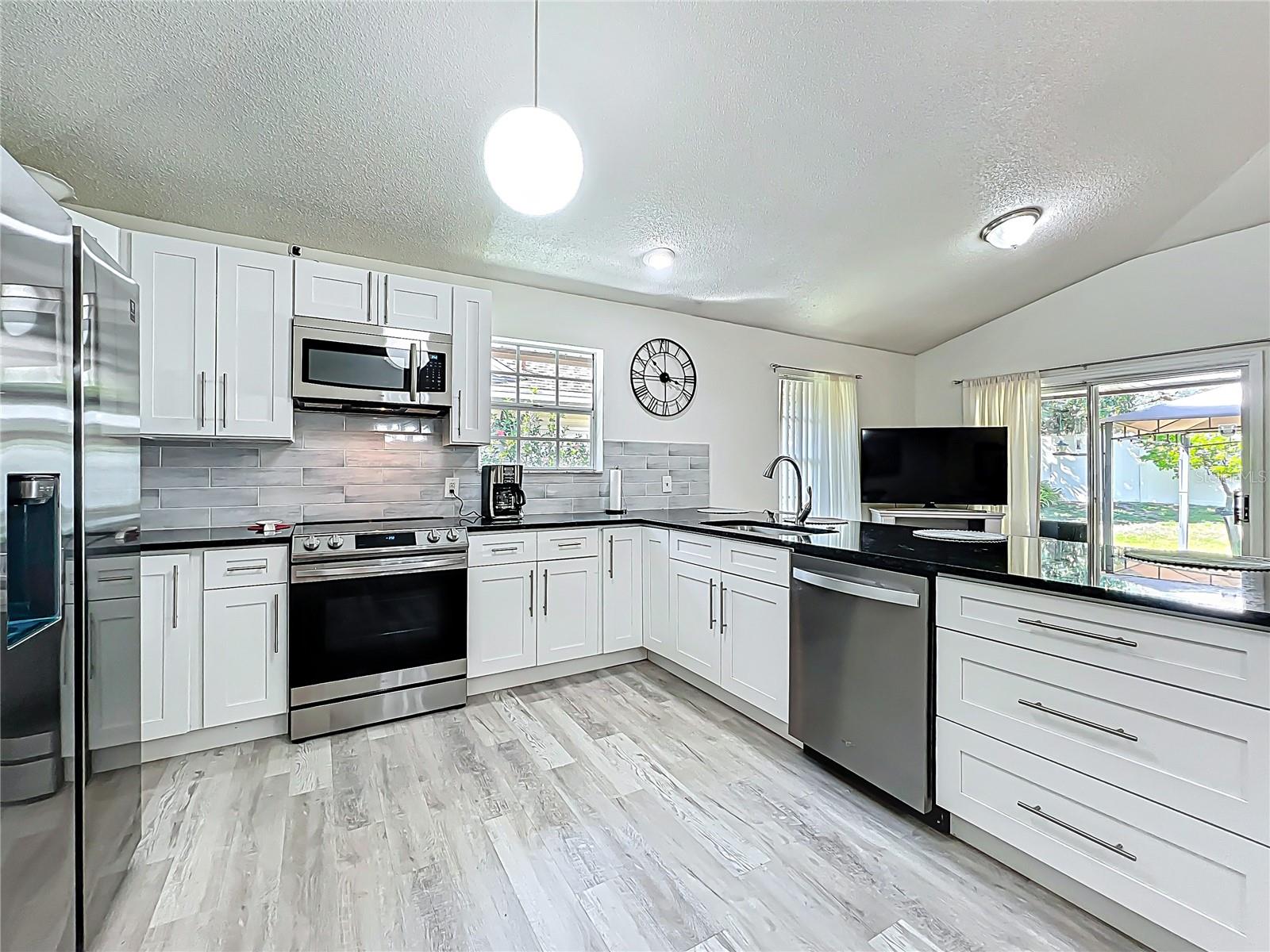 6559 GROSVENOR LANE
