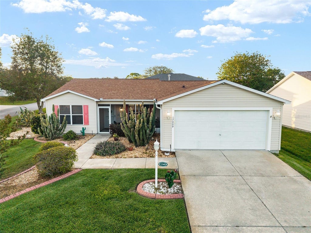 Photo of 17009 SE 96th Chapelwood Circle, The Villages, FL 32162 (MLS # G5111237)