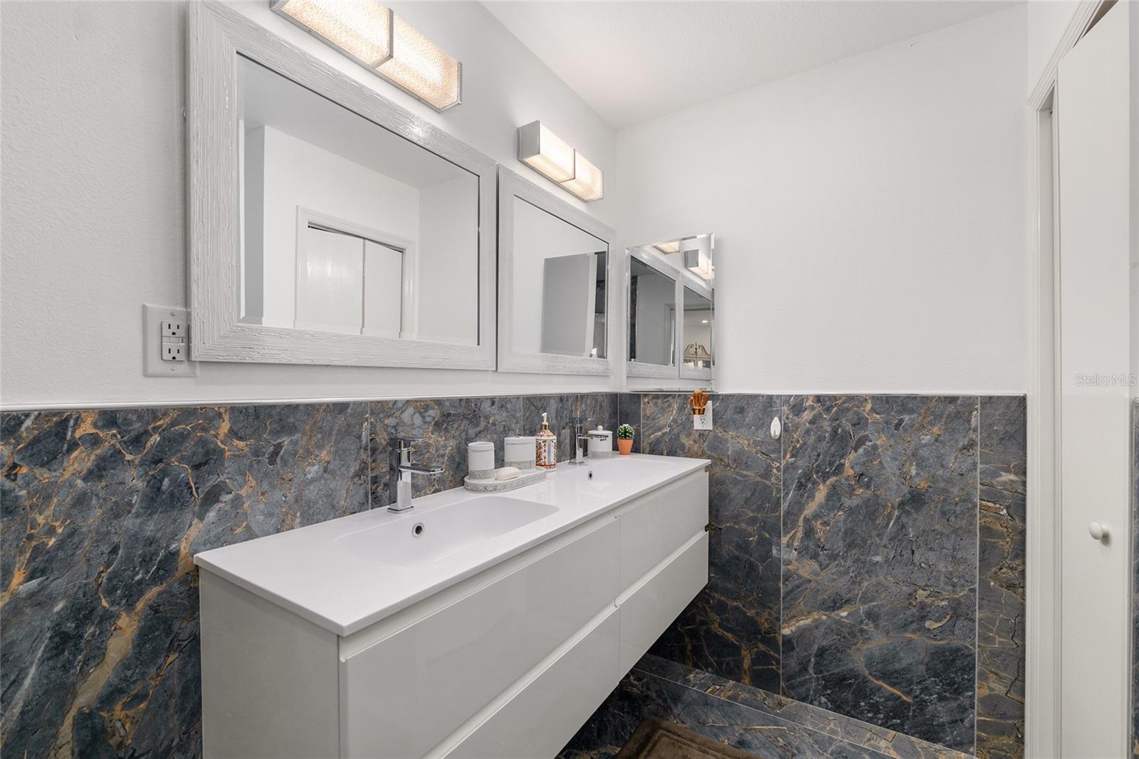 VILLAGES/MAIRON COUNTY UN 52 - Residential