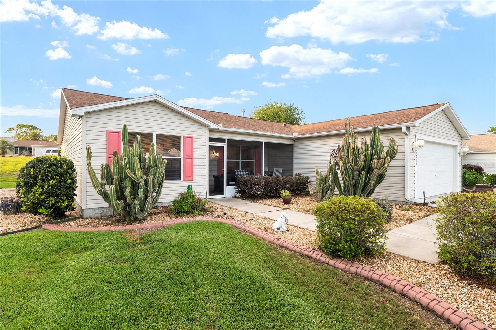 VILLAGES/MAIRON COUNTY UN 52 - Residential