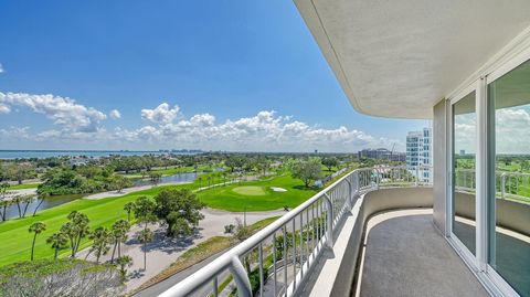 A home in LONGBOAT KEY