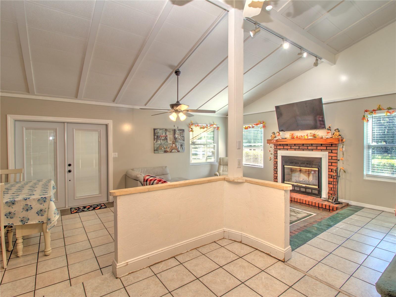 EUREKA SHORES - Residential