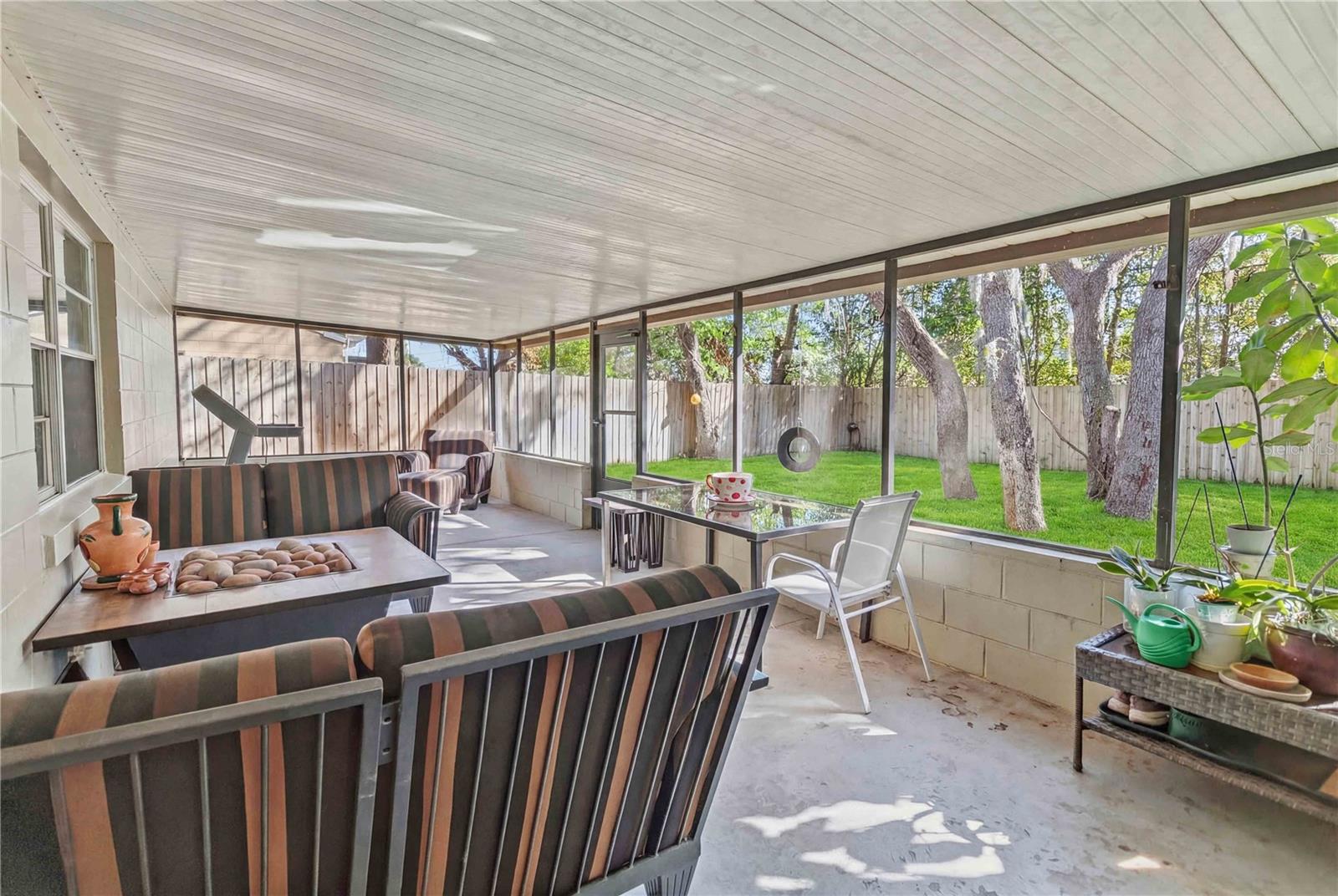 ROLLING WOODS - Residential