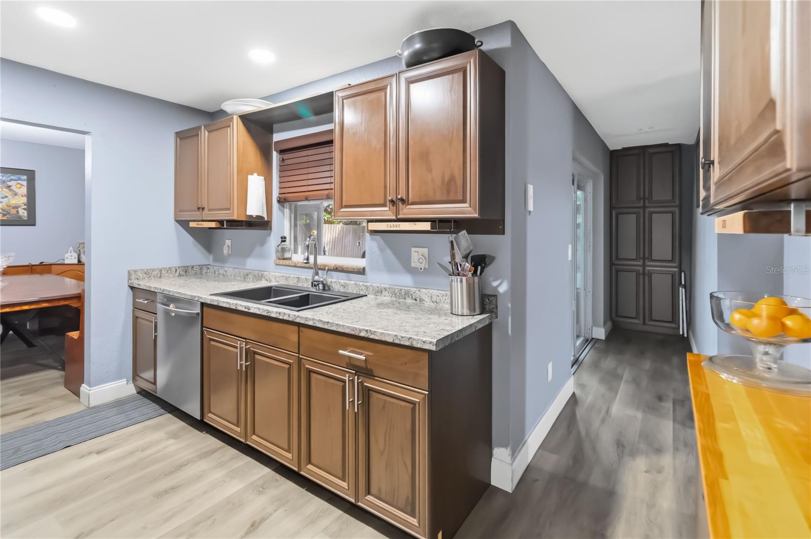 ROLLING WOODS - Residential