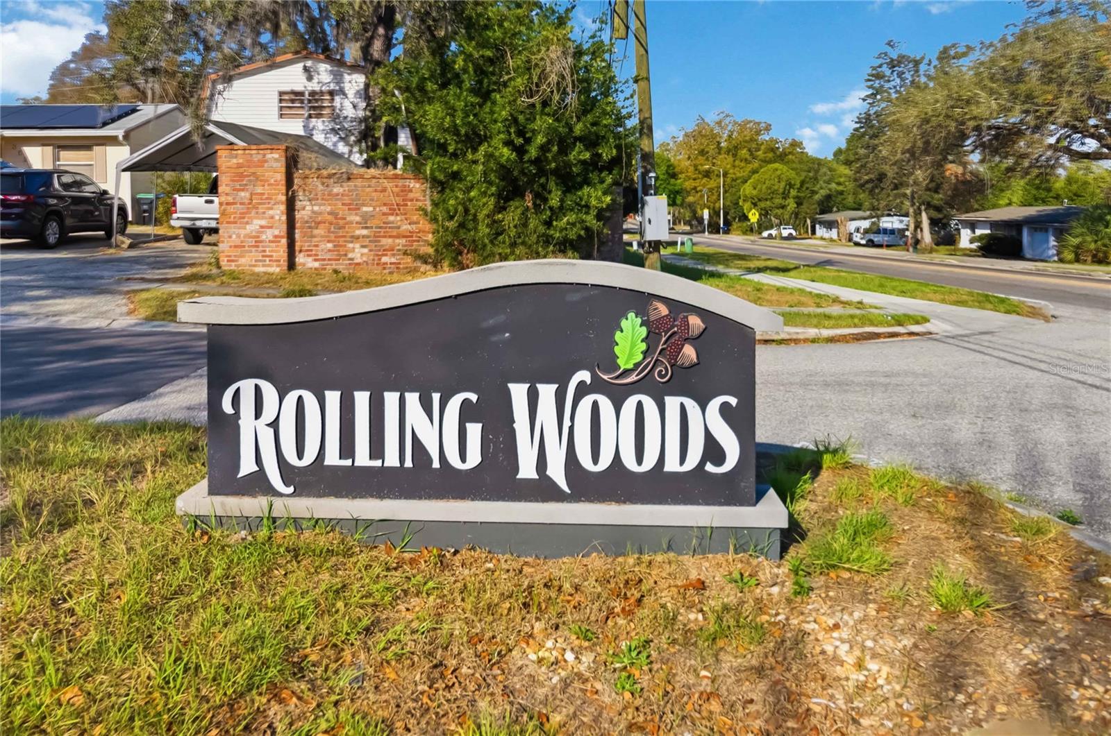 ROLLING WOODS - Residential