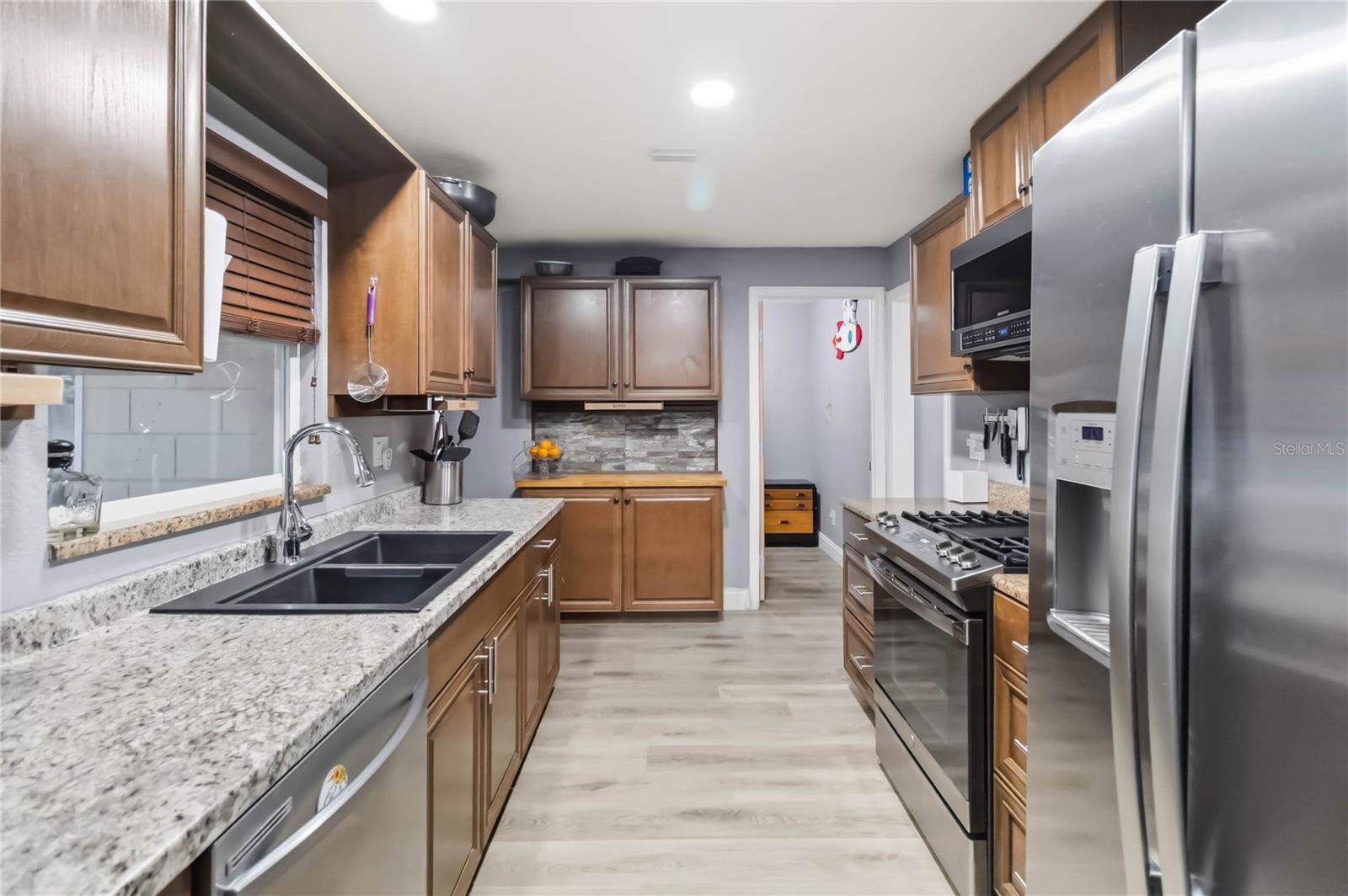 ROLLING WOODS - Residential