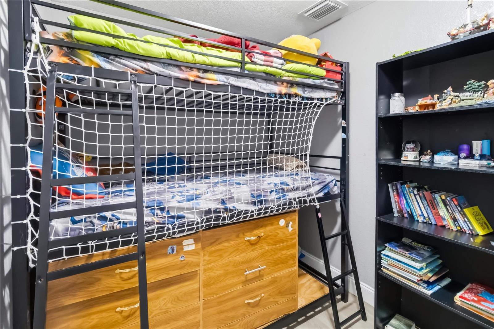 ROLLING WOODS - Residential