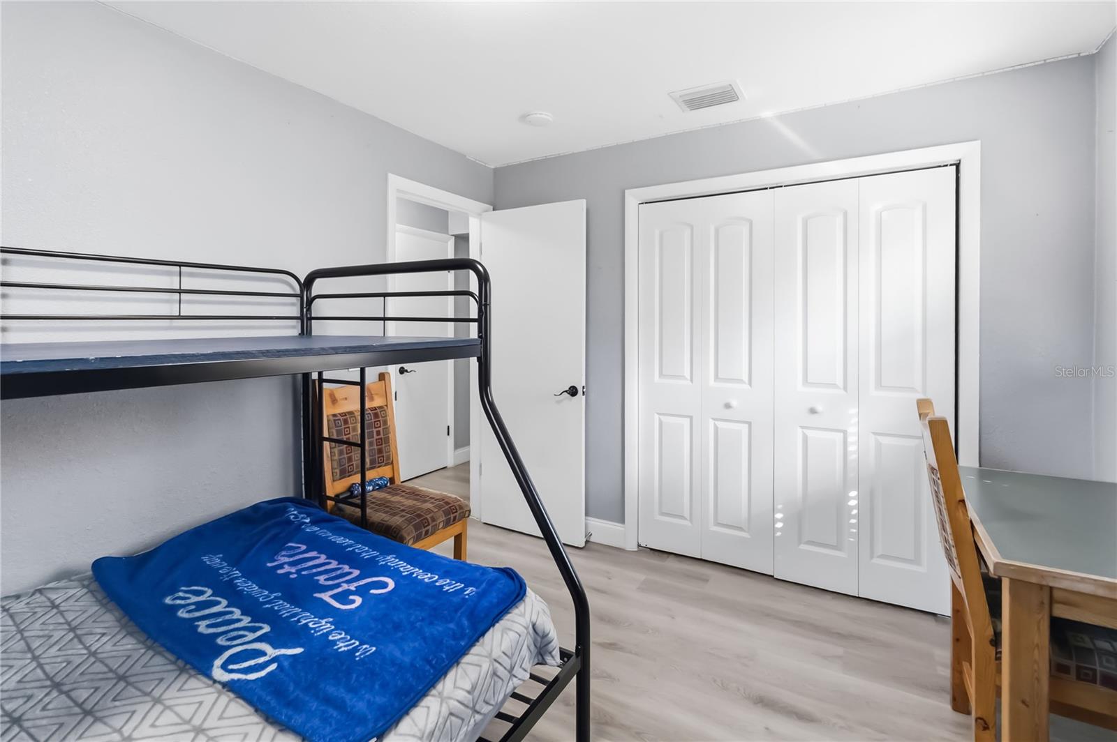 ROLLING WOODS - Residential