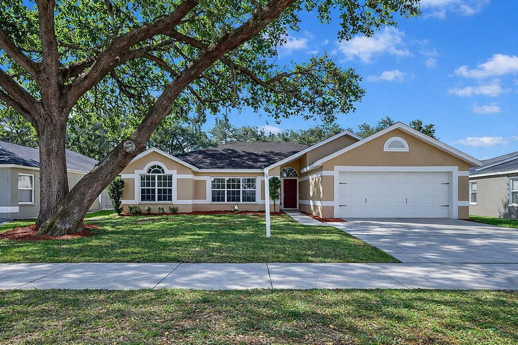 Photo of 1306 Gangplank Drive, Valrico, FL 33594 (MLS # TB8466667)