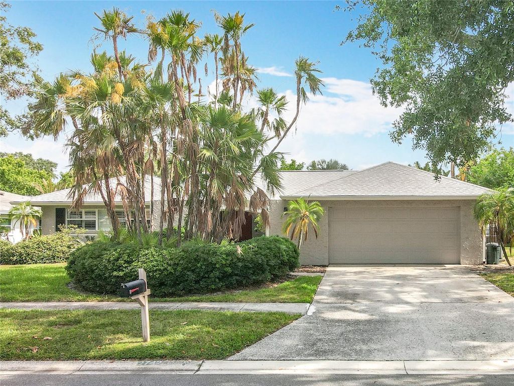 Photo of 2742 Sea Pines Circle E, Clearwater, FL 33761 (MLS # TB8386857)