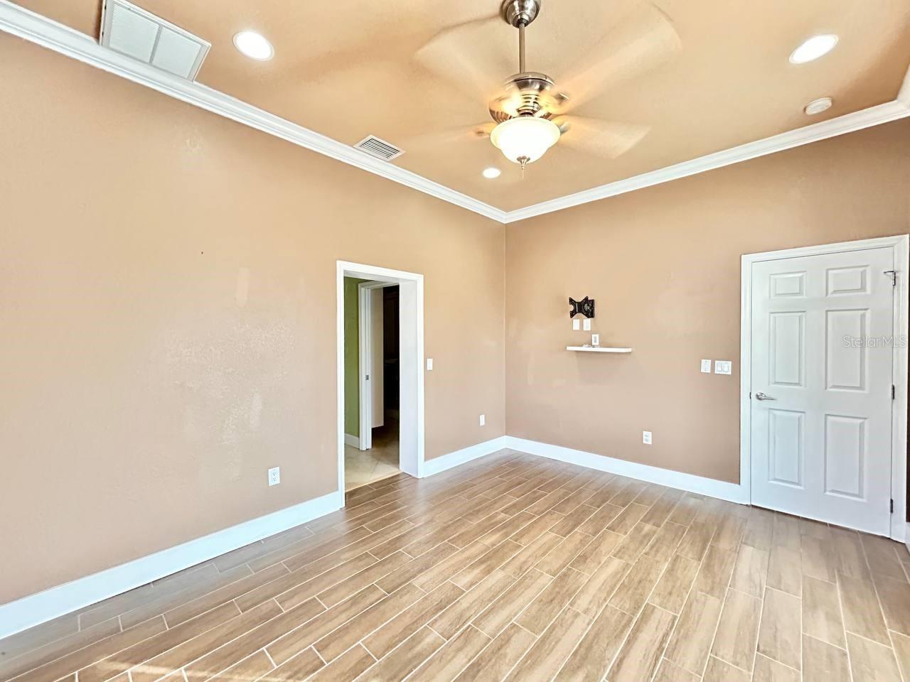 SEVEN SPGS HOMES - Residential Lease