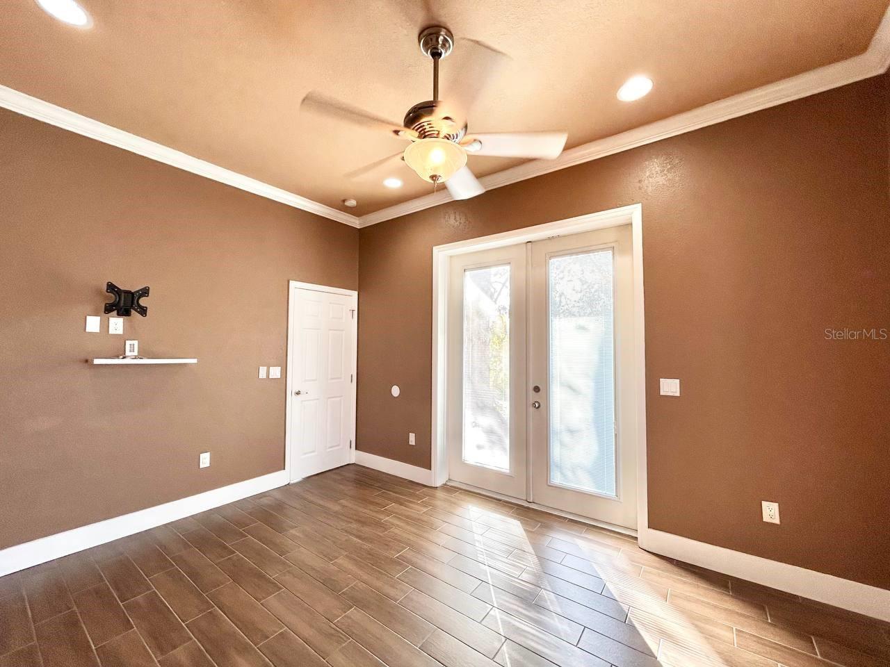 SEVEN SPGS HOMES - Residential Lease