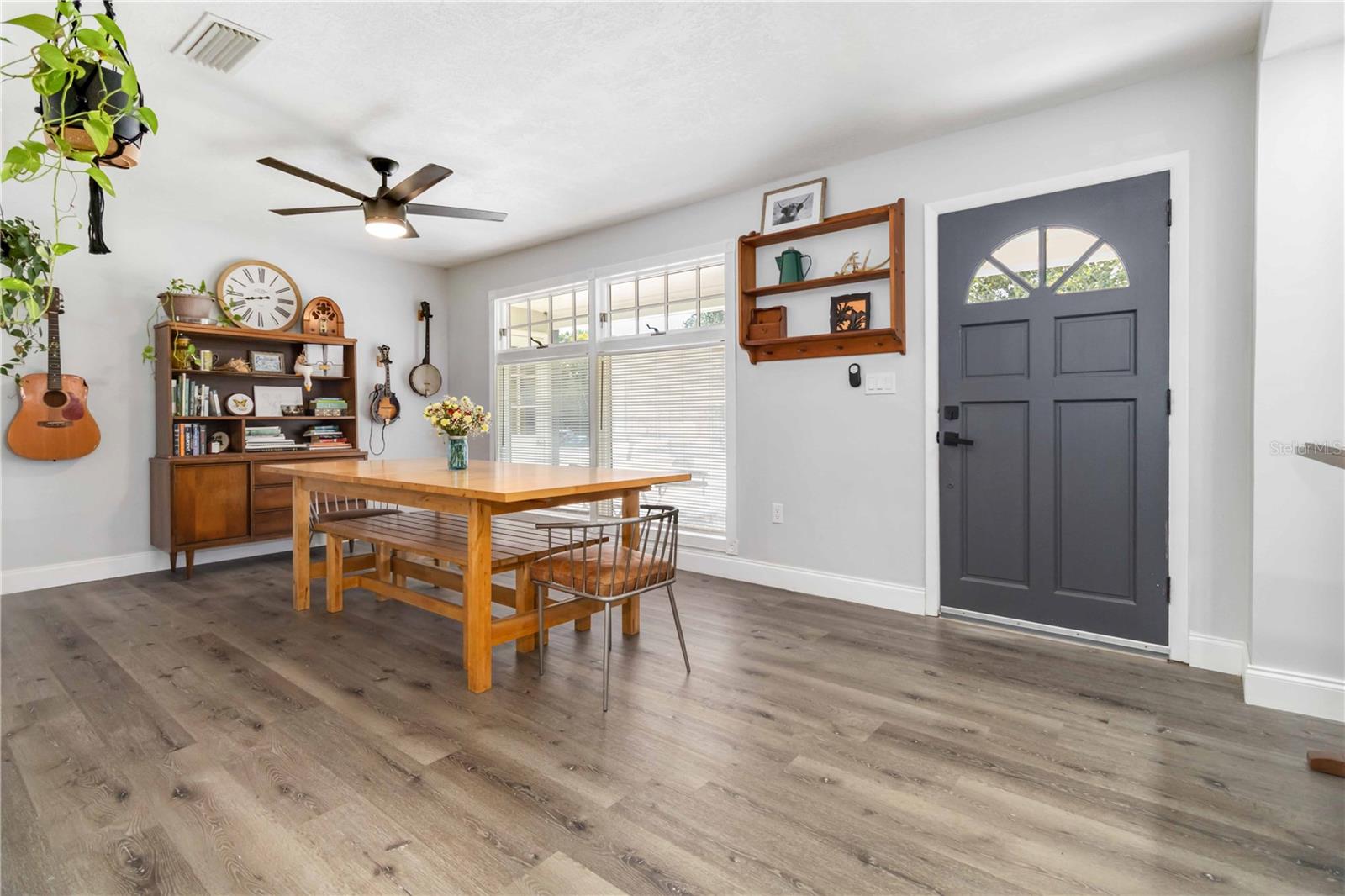 TROPICAL GARDENS - Residential