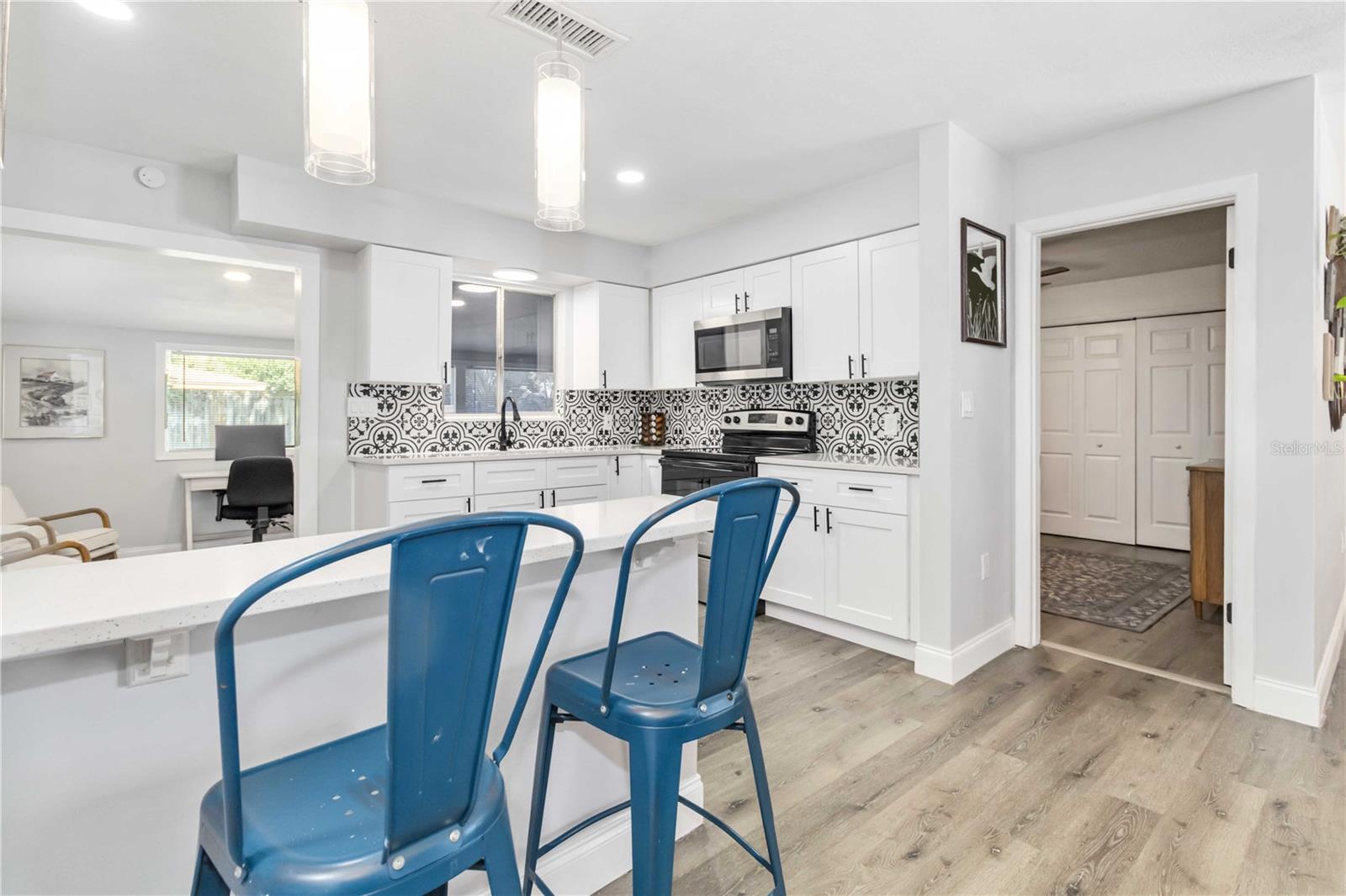 TROPICAL GARDENS - Residential