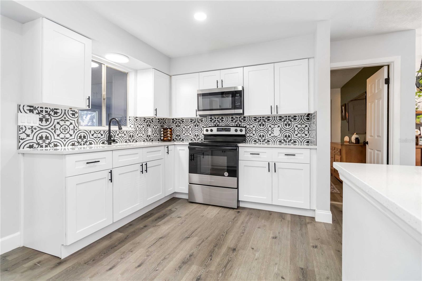 TROPICAL GARDENS - Residential