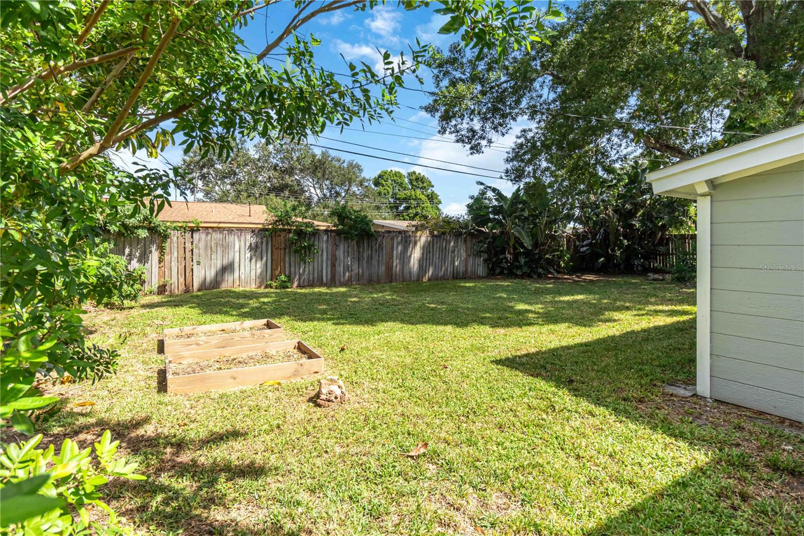 TROPICAL GARDENS - Residential