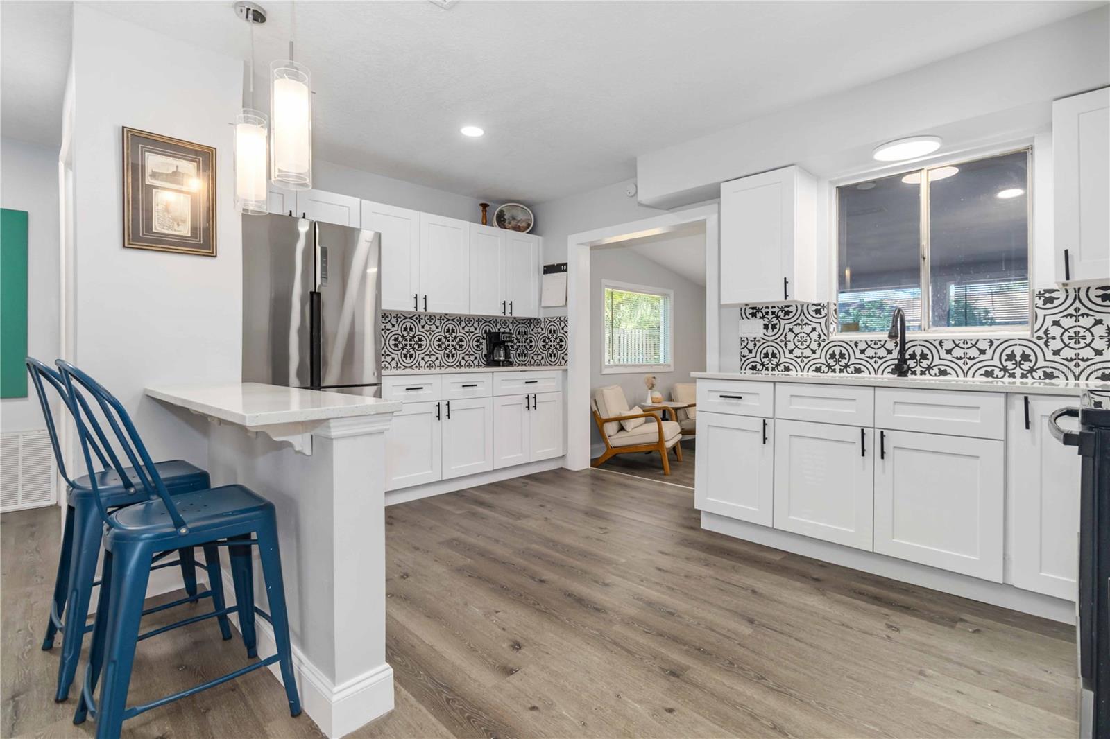 TROPICAL GARDENS - Residential