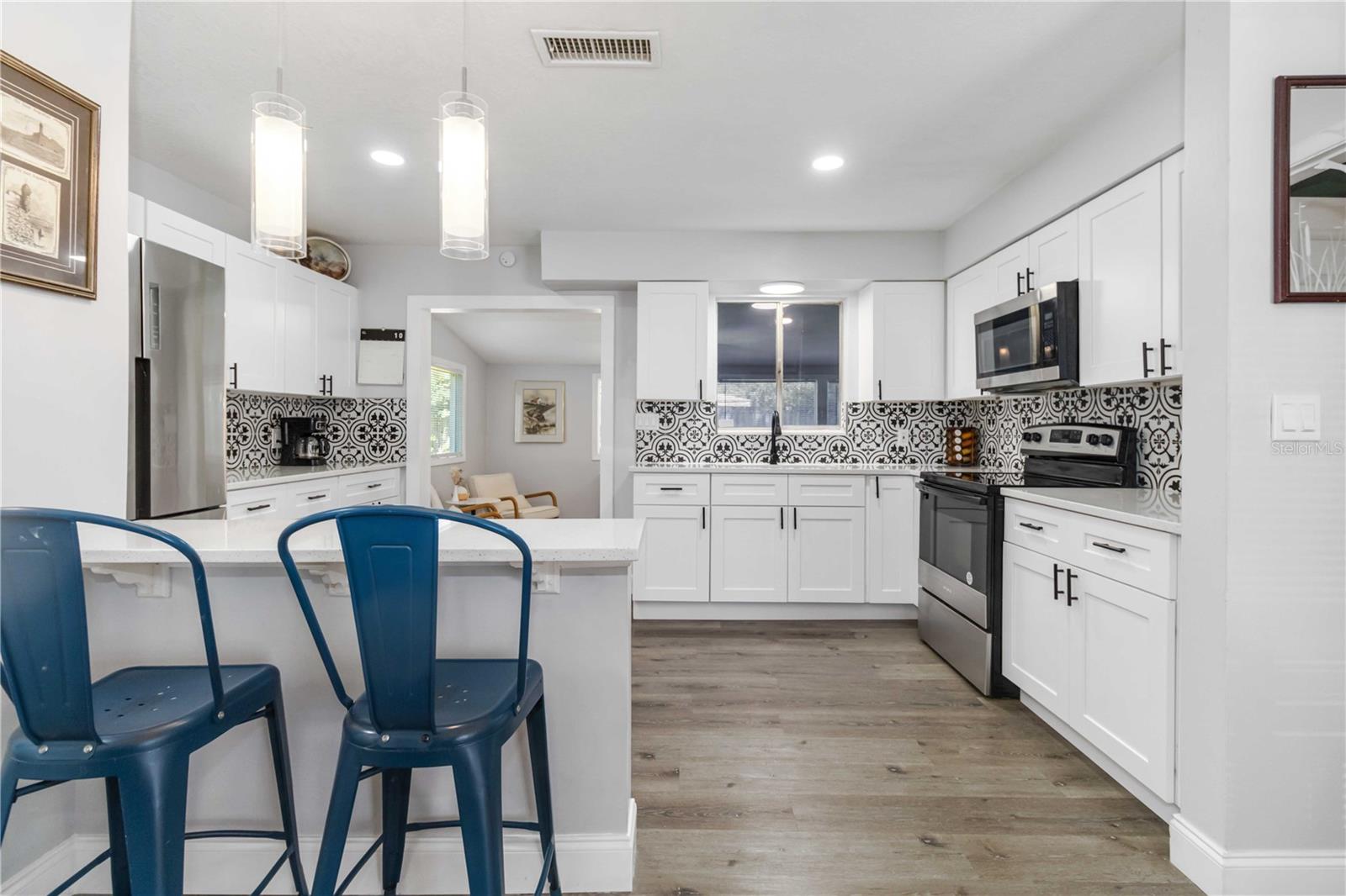 TROPICAL GARDENS - Residential