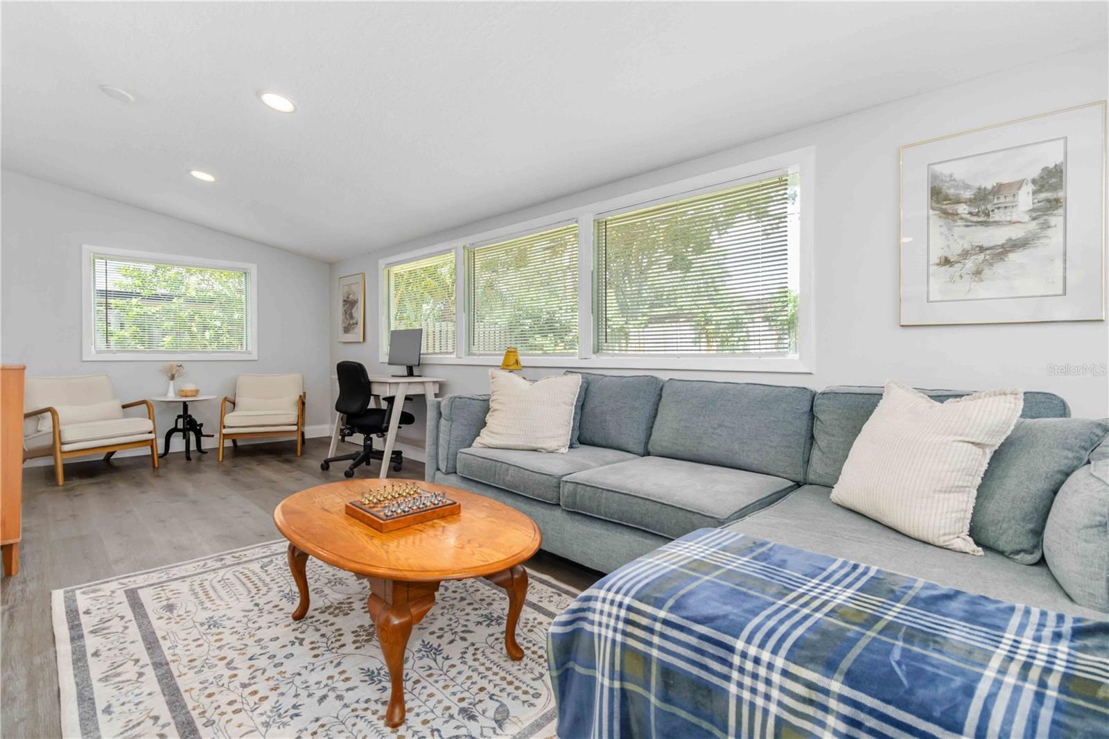 TROPICAL GARDENS - Residential