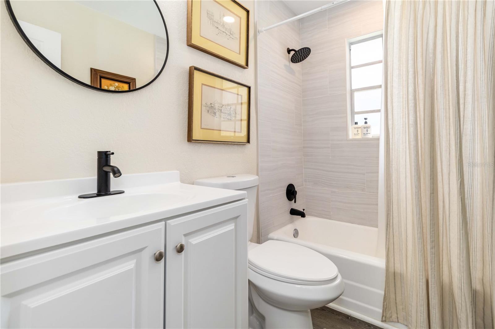 TROPICAL GARDENS - Residential