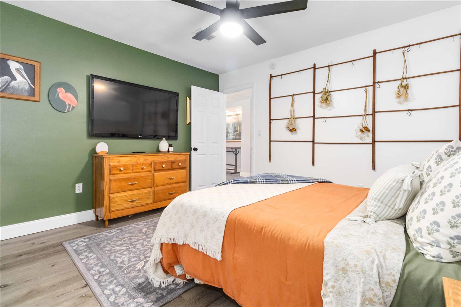 TROPICAL GARDENS - Residential