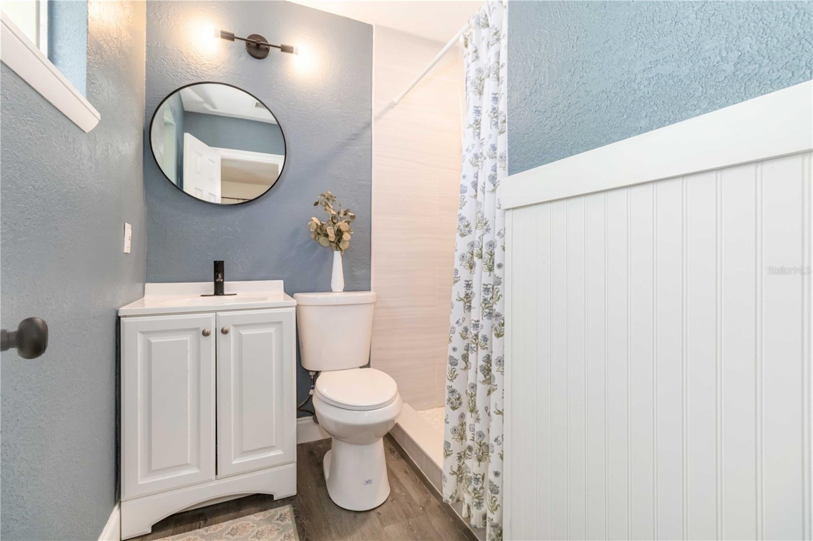 TROPICAL GARDENS - Residential