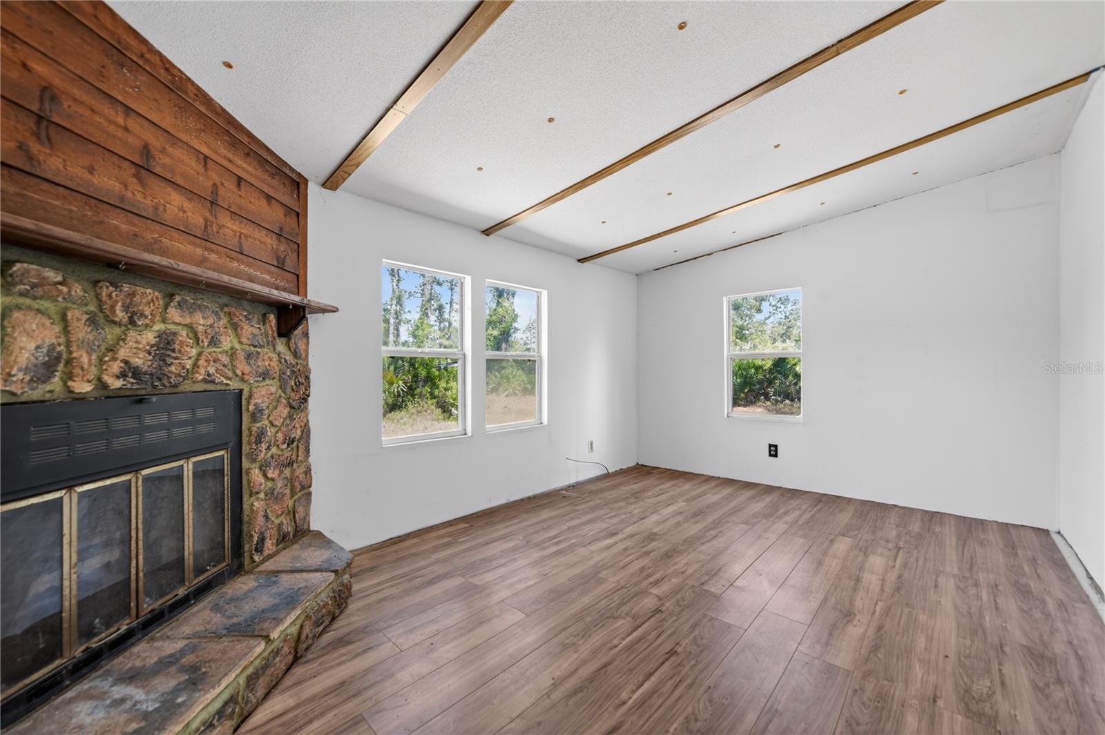CHRISTMAS HEIGHTS - Residential