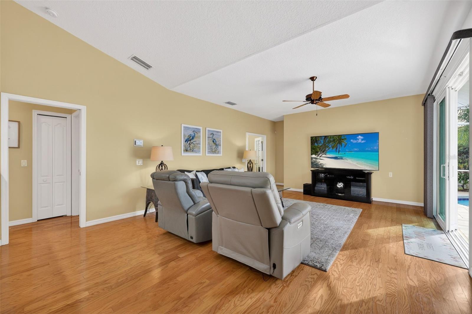 COLONIAL WOODS ESTATES - Residential