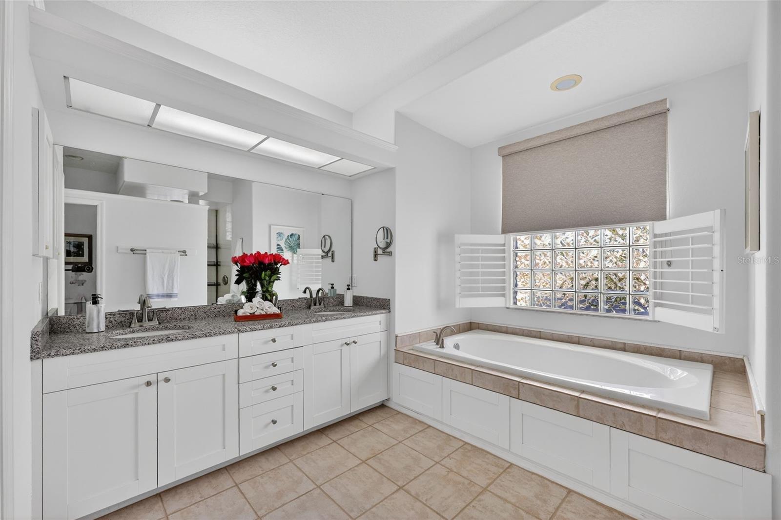 COLONIAL WOODS ESTATES - Residential