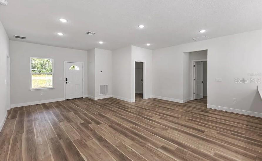 MARION OAKS UNIT 9 INT LOTS - Residential Lease