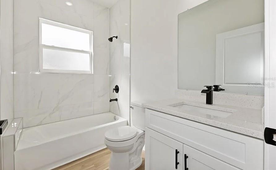 MARION OAKS UNIT 9 INT LOTS - Residential Lease