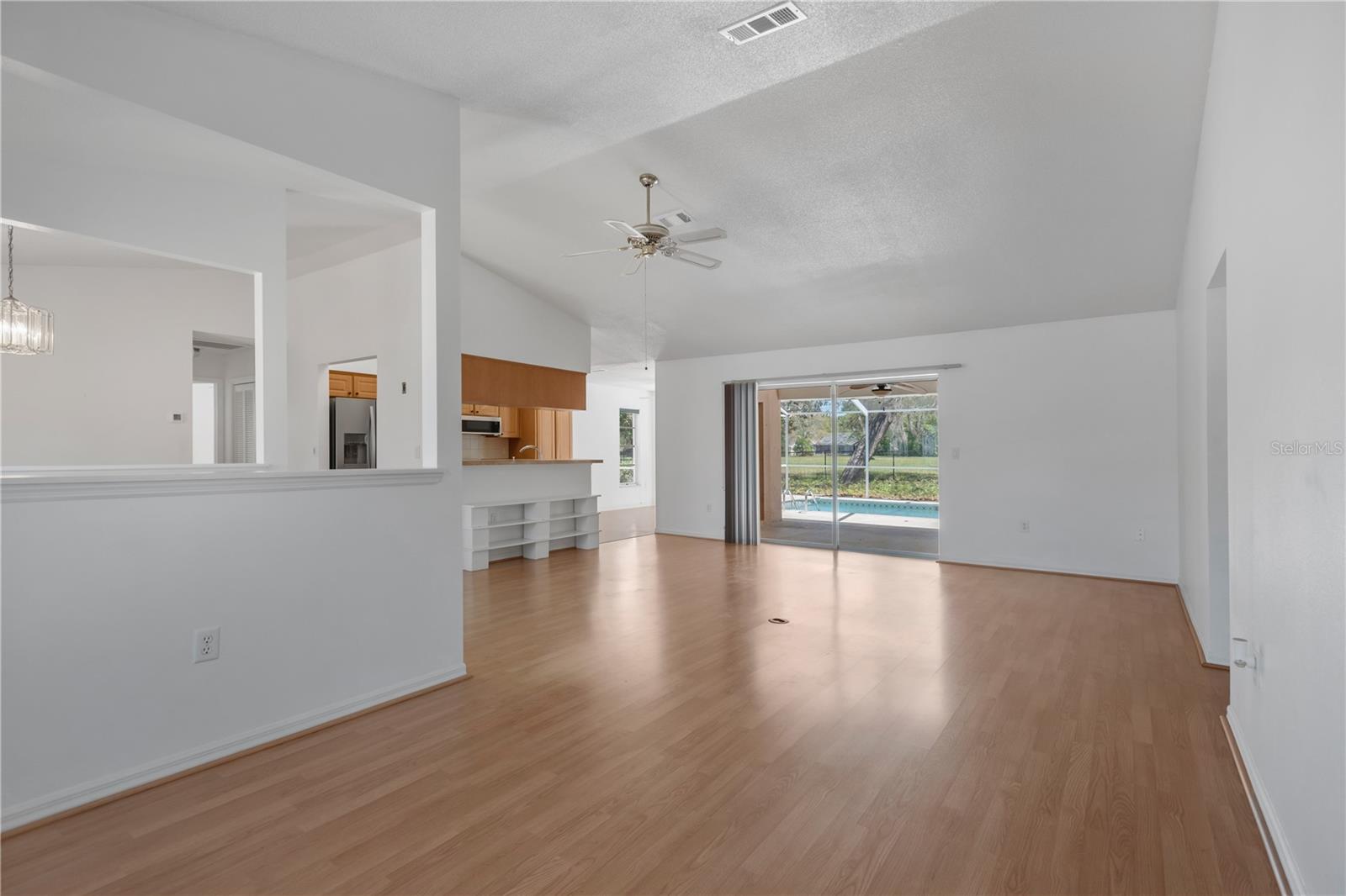 SPRING HILL - Residential