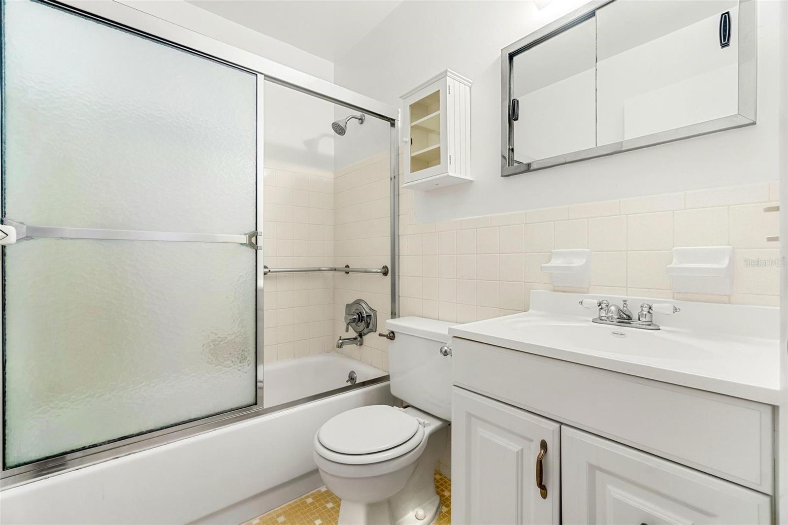 ON TOP OF THE WORLD - Residential