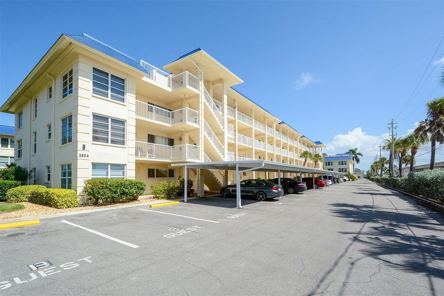 LONGBOAT KEY...Lovely 2 bedroom 2 bath penthouse located on the top floor in Building B directly across from the private beach. Updated kitchen with stainless steel appliances and master and guest bathrooms with ceramic tile and marble. Split floor plan, master suite with a king size bed and the guest room can be used as an office, den or bedroom with its king size murphy bed and a private en-suite bath. Spacious, open, light and bright. Very well maintained GULF TO BAY complex with lush landscaping, large heated pool, clubhouse, marina, fishing pier, kayak and bike storage, fitness center, all for your enjoyment and covered parking. OWNER PREFERS AN ANNUAL RENTAL AT $3000 A MONTH. A SEASONAL WILL ALSO BE CONSIDERED AT $5000 A MONTH + TAX & FEES. PLEASE NOTE, UTILITIES ARE NOT INCLUDED IN AN ANNUAL RENTAL. SARASOTA, VACATION RENTALS, LUXURY, GULF OF MEXICO, LONGBOAT KEY VACATION, LONGBOAT KEY ANNUAL RENTAL.
