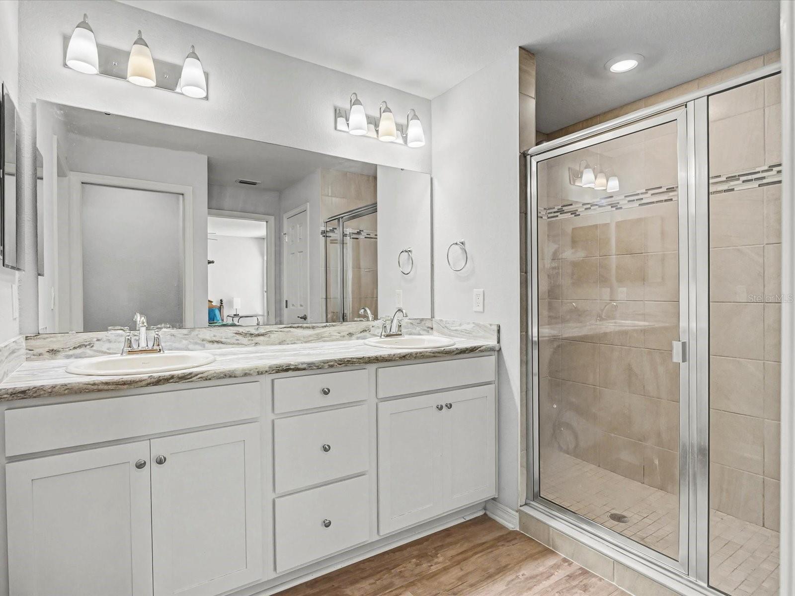 ENCLAVE/LK MYRTLE - Residential