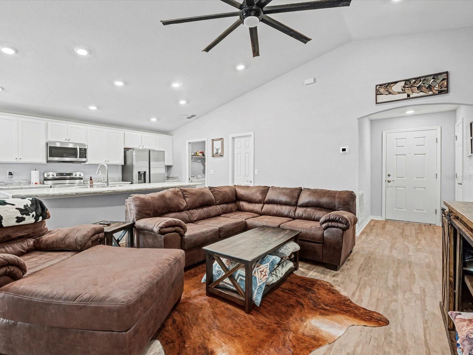 ENCLAVE/LK MYRTLE - Residential