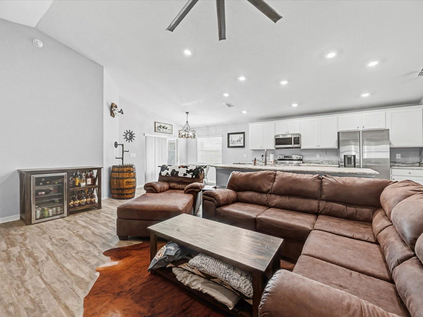 ENCLAVE/LK MYRTLE - Residential