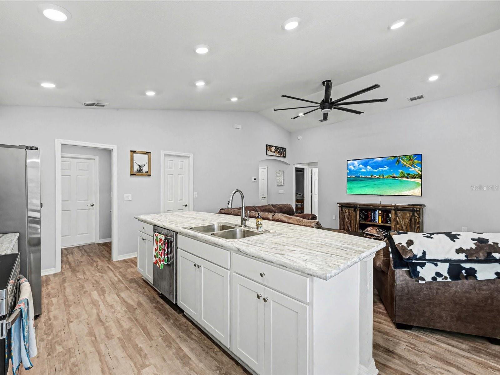 ENCLAVE/LK MYRTLE - Residential