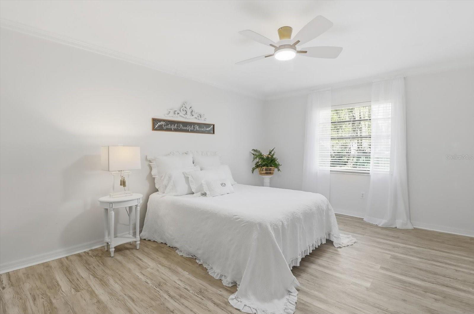 HAMPTON POINT - Residential