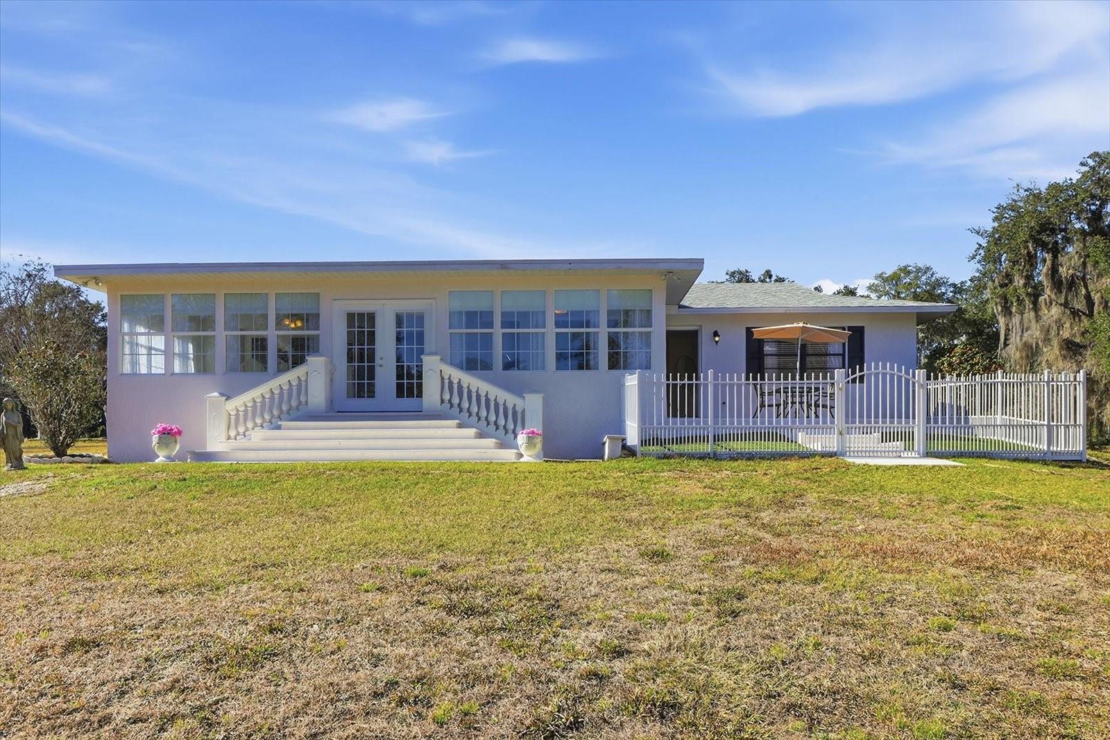 HAMPTON POINT - Residential