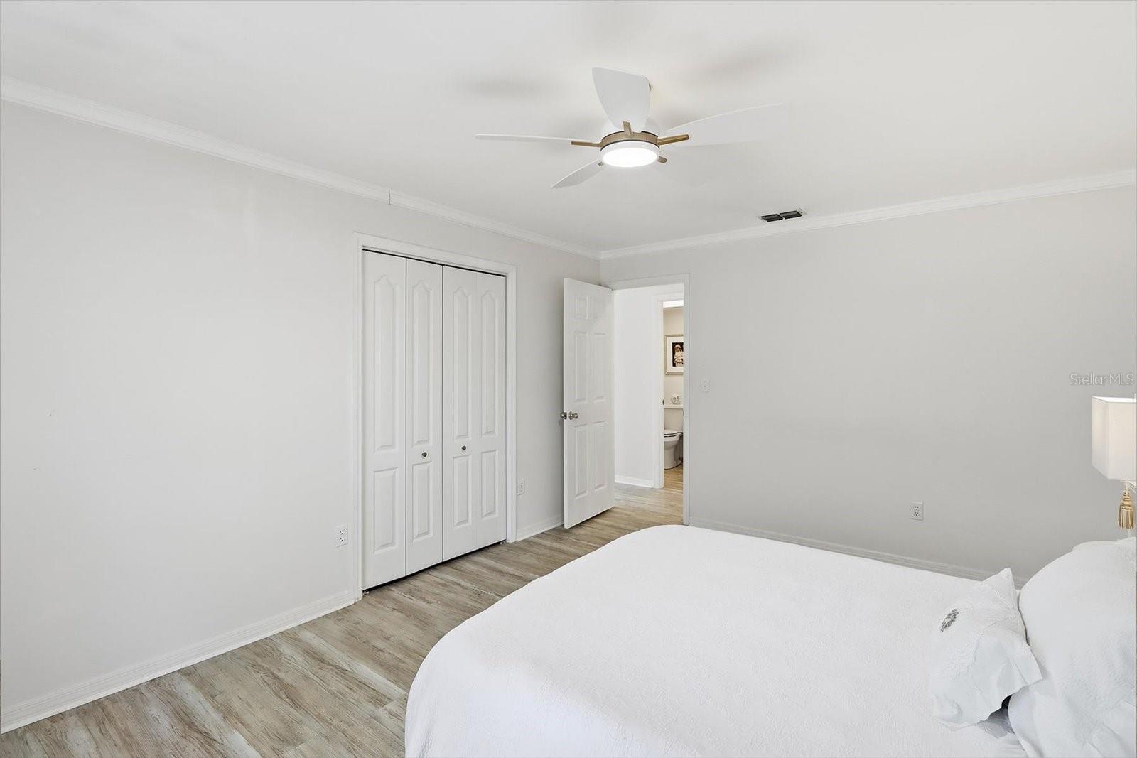 HAMPTON POINT - Residential