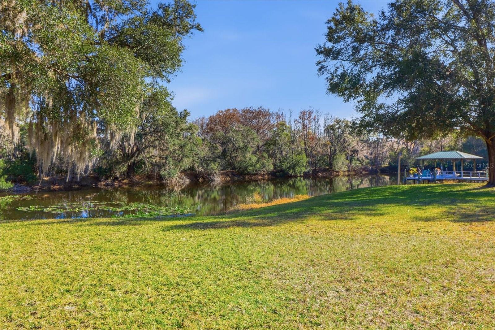 HAMPTON POINT - Residential