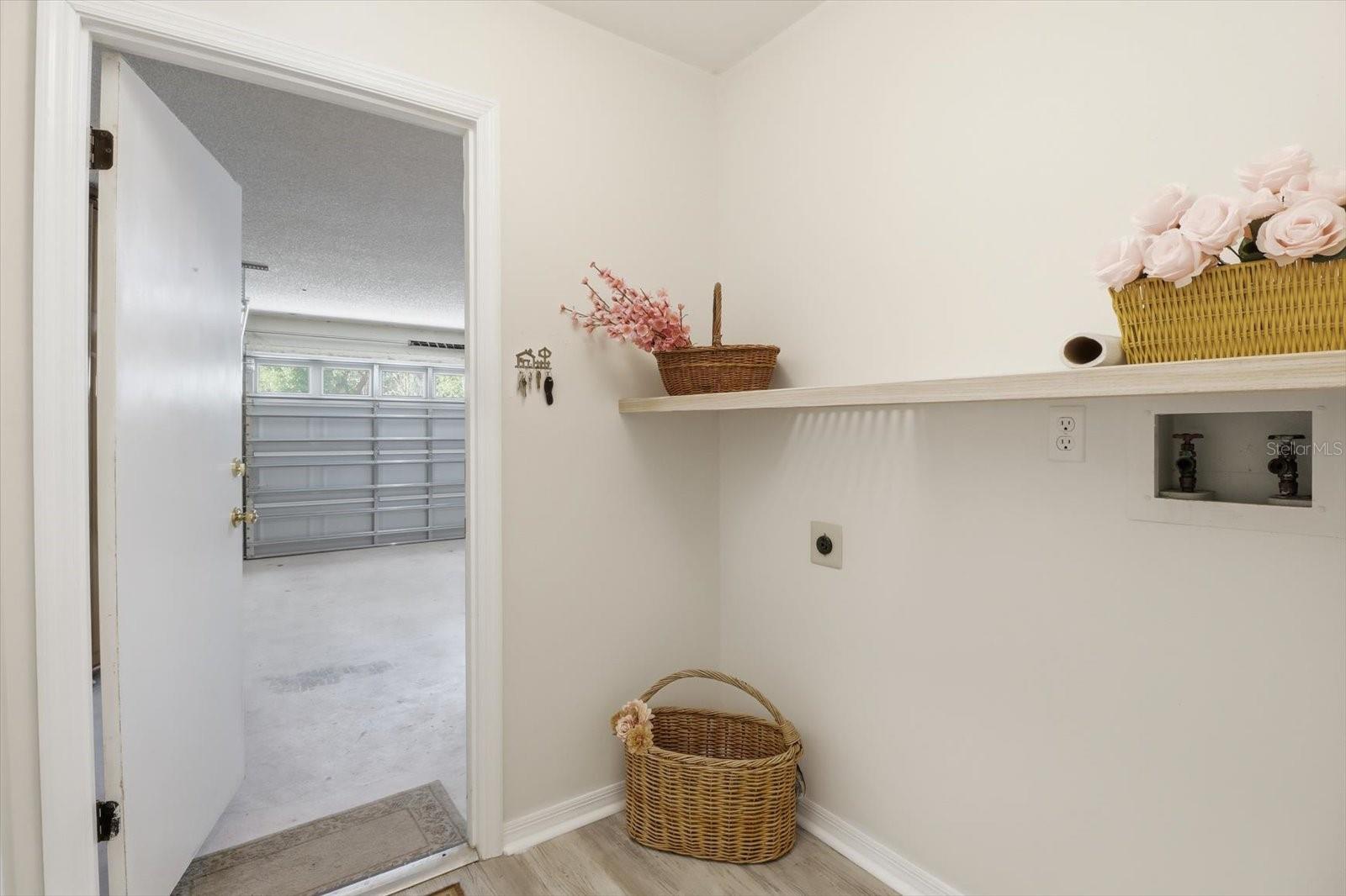 HAMPTON POINT - Residential