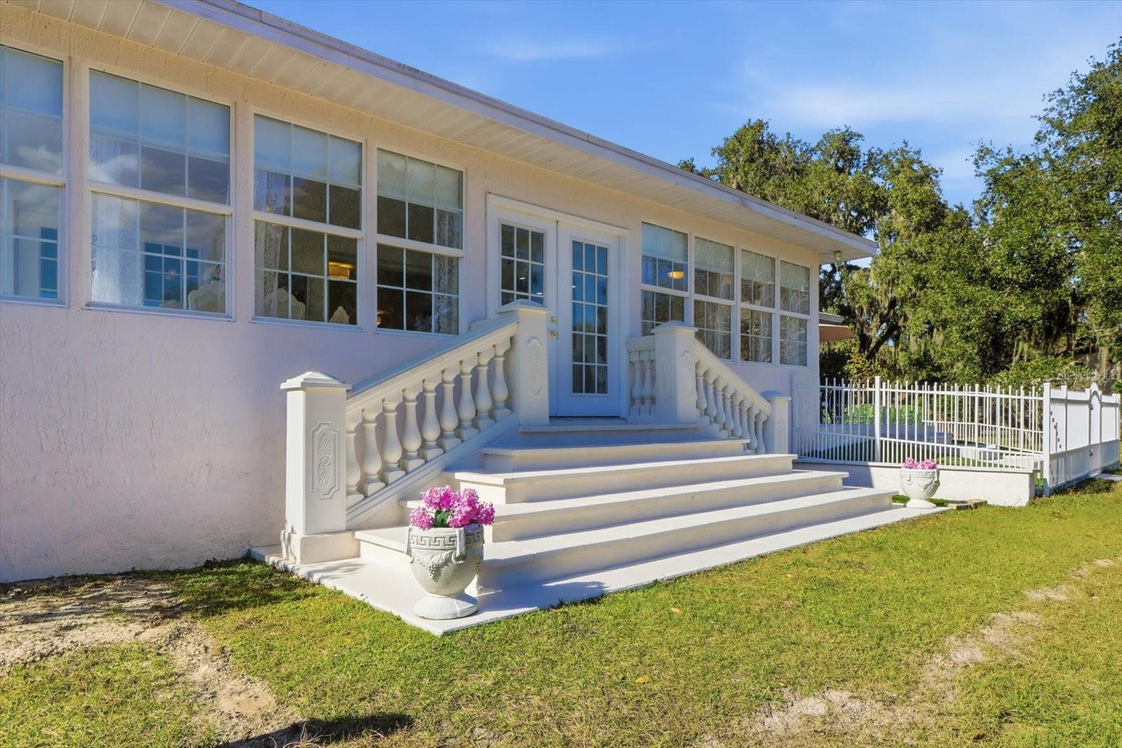 HAMPTON POINT - Residential