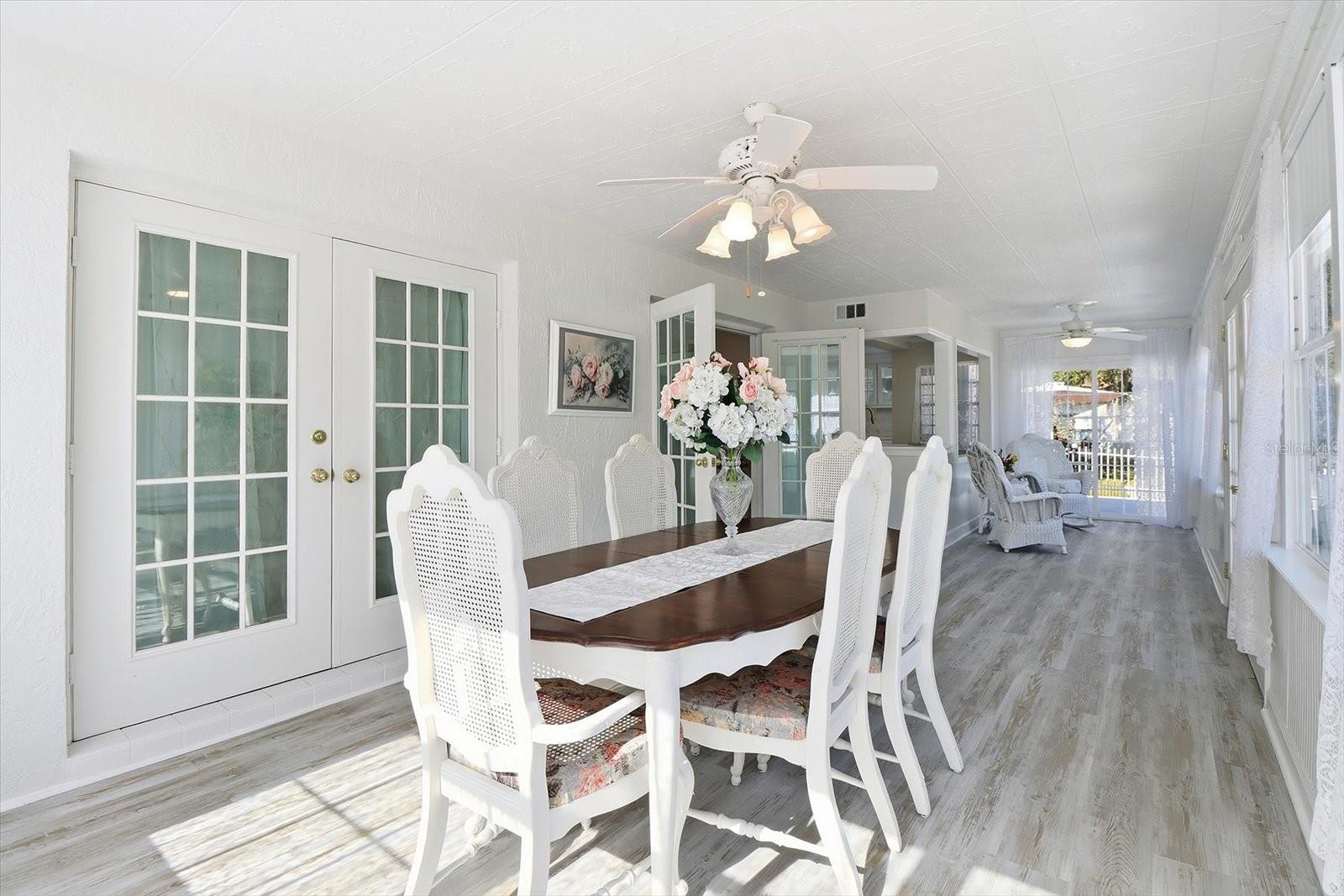 HAMPTON POINT - Residential