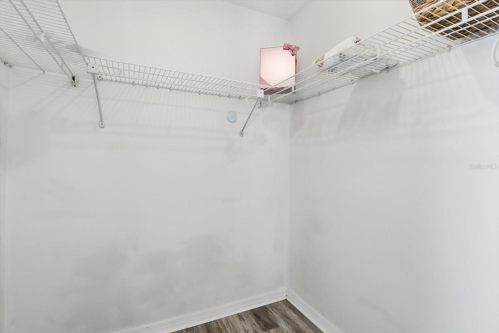 HAMPTON POINT - Residential